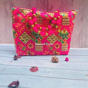 New Arrival 2024 Indian Handmade Patola Silk Printed Shoulder <b>Handbags</b> Clutch Bag Party Wear for <b>Wedding</b> <b>Guest</b> Return Gifts - Product Image 3