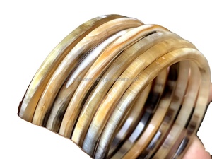 Venta al por mayor hecha a mano ecológica búfalo vaca cuerno lujo brazalete pulsera para mujer personalizable Color/forma joyería de moda - Product Image 6