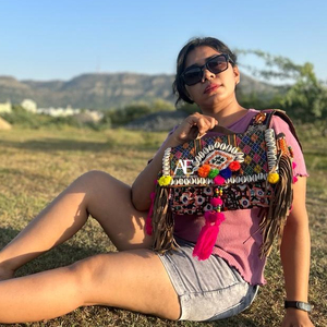 Nueva llegada Real hecho a mano Rajasthani mujeres Tribal multicolor tela de algodón Boho Hippie gamuza cuero flecos borla Banjara bolsas - Product Image 1