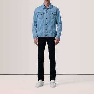 เสื้อแจ็คเก็ตเดนิมสีฟ้าอ่อนประดับกระดุมแบบ Trucker - Product Image 2