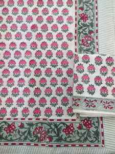 Draps de lit 100% coton faits sur mesure dans différents designs et différentes tailles en tissu de base jaune et joli imprimé de fleurs. - Product Image 2