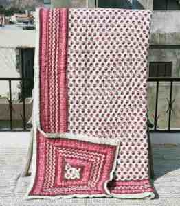Làm bằng tay bông QUILT với nghệ thuật khối in ấm cúng có thể giặt tái sử dụng và lý tưởng cho thoải mái hàng ngày hoặc tặng quà mục đích. - Product Image 1