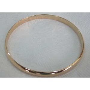 Brazalete de Oro Fino con Diseño Sencillo para una Elegancia Exquisita - Product Image 1
