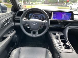 ใช้2023โตโยต้าคราวน์จำกัด AWD สำหรับการขายจัดส่งถึงบ้าน - Product Image 2