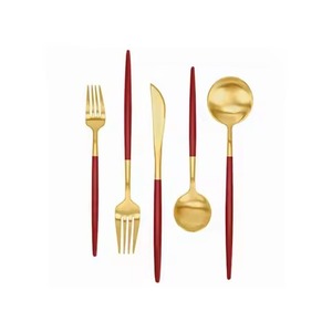 Juego de Cubiertos de Acero Inoxidable con Bordes Elegantes y Diseño Confortable - Product Image 2