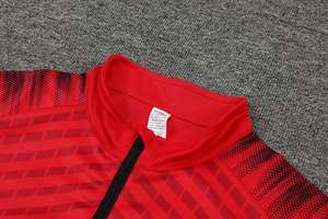 Nueva temporada Ropa de fútbol Transpirable 100% Poliéster Jersey y pantalones Conjunto de chándal de entrenamiento de fútbol de secado rápido para hombres - Product Image 4