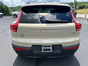 Xc-40 Vol-vo Clean 2025 d'occasion B5 Ultimate Sport Utility 4D - Product Image 4