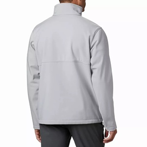 Chaqueta softshell con tejido transpirable y cortavientos, diseño elástico y opción de logotipo personalizado para ciclismo - Product Image 2