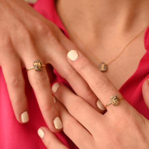 Productos más vendidos, anillo personalizado con inicial de diamante redondo natural K18, banda apilable de oro amarillo sólido, anillos de joyería fina - Product Image 4