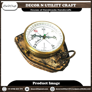 Mejore su equipamiento náutico: Brújulas de latón macizo hechas a mano con grabado redondo, regalos antiguos disponibles a precios de mayoreo. - Product Image 6