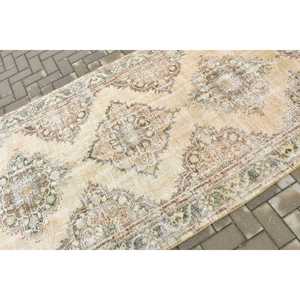 Alfombra Turca Vintage de 4.7x13.1 pies (142x398 cm), Alfombra Marrón con Diseño Floral - Product Image 5