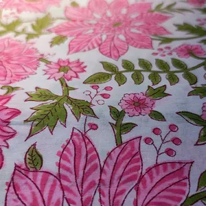 Tissu en coton écologique imprimé à la main Sanganeri, motif floral rose et blanc, pour la décoration intérieure et la tapisserie - Product Image 5