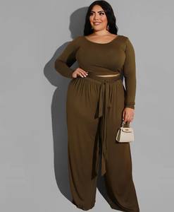 เซ็ตกางเกงสองชิ้นสำหรับผู้หญิงเสื้อครอปแขนยาวลำลองแฟชั่นถักสีล้วนโลโก้ตามสั่ง - Product Image 4