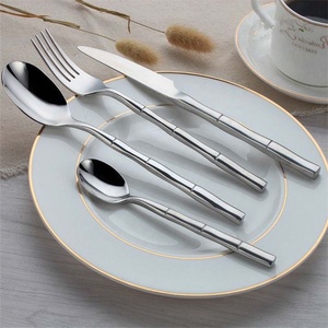 En gros Logo Personnalisé En Acier Inoxydable Léger Martelé Poignée En Acier Inoxydable Cuillère Couteau Fourchette Cadeau Promotionnel Couverts - Product Image 3