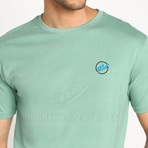 เสื้อยืดลำลองผู้ชายดีไซน์ใหม่สำหรับฤดูร้อน ผ้าฝ้าย 100% เป็นมิตรกับสิ่งแวดล้อม แห้งเร็ว ระบายอากาศได้ดี ทรงหลวม แขนสั้น รับผลิตแบบ OEM พร้อมบริการสั่งทำพิเศษ - Product Image 6