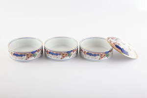 Boîte à couvercle en porcelaine de luxe japonaise Article cadeau Boîte de rangement traditionnelle en céramique à motif de phénix et de pivoine - Product Image 3