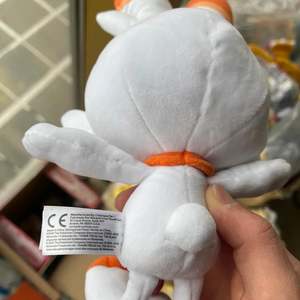 Peluche de Pokémon Flambino Scorbunny, Suave y Adorable - Product Image 5
