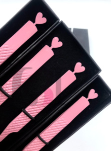 Nuevo estilo, recubrimiento en polvo rosa claro, Punta dorada curvada, diseño trasero, pinzas de extensión de pestañas de corazón, herramienta de belleza de acero inoxidable - Product Image 5