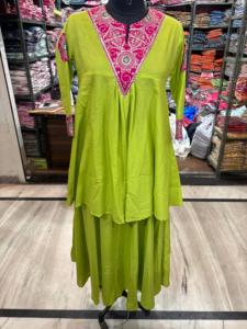 Elegante conjunto de cordón Kurta de algodón para mujer en un solo hermoso color verde claro o rosado con trabajo de bordado para ropa de Festival - Product Image 4