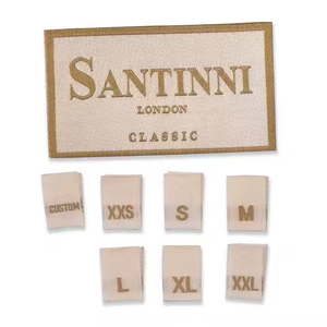 Étiquettes volantes en papier tissé de luxe personnalisé pour vêtements avec sérigraphie Logo privé en relief en feuille pour vêtements et vêtements - Product Image 4