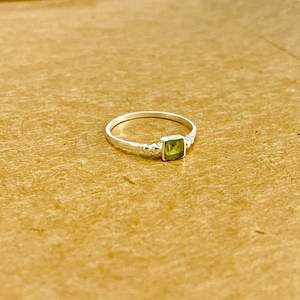 Anillo de compromiso de boda hecho a mano de Plata de Ley 925 para mujer con piedra de circón verde joyería de moda para regalos de fiestas - Product Image 2