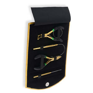 Juego de Pinzas de Acero Inoxidable, Silicona y Nailon para Extensiones de Cabello con Logotipo Personalizado, en un Estuche de Cuero - Product Image 3