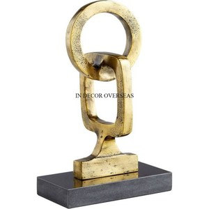 Fourniture de décoration de table en métal plaqué or avec base enduite de poudre noire. - Product Image 1