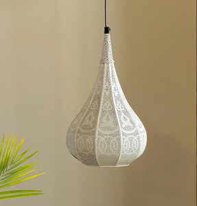 นี่คือโคมไฟโมร็อกโกโลหะเจาะรูรูปหยดน้ำสีขาวมีจำหน่ายในราคาขายส่ง - Product Image 3