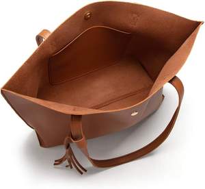 Fashion Forward Faux cuir 2025 dames sac fourre-tout avec accessoire de gland et conception à double poignée pour les femmes fabriquées au Pakistan - Product Image 2