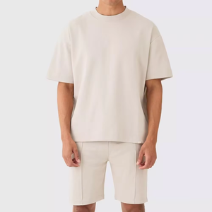 Ensemble 2 pièces surdimensionné personnalisé à séchage rapide pour hommes : T-shirt à manches courtes col rond en coton respirant et short – Idéal pour l'été - Product Image 4