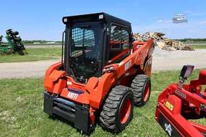 Cargadora Compacta Kioti 2023 de Uso Pesado, Motor Diésel Euro5, Bomba Hidráulica en Venta, Potencia Constante, Control Estable, Larga Vida Útil - Product Image 5