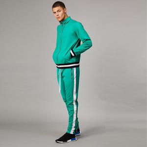 Chándal de gimnasio de lana de alta calidad para hombre, logotipo personalizado, entrenamiento de talla grande, aire, último conjunto de jogging para correr de invierno de Color sólido - Product Image 4