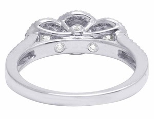 Diamante de moissanita de corte brillante redondo de halo de tres piedras en anillo de compromiso de plata de ley S925 regalo para mujeres - Product Image 4