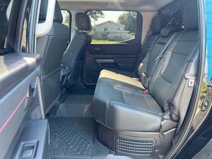 Toyota Tundra Híbrida TRD Pro HV CrewMax Cab 4WD 2025 Usada con Techo Solar, Arranque Remoto, Paquete Tecnológico de Cuero, Llantas de Aleación de Aluminio R17 Izquierdas - Product Image 5