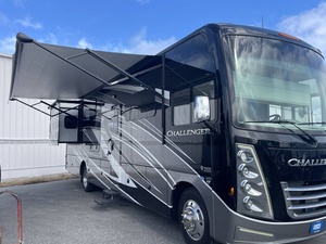 Vendedor Verificado de Autocaravana Usada T-h-o-r C-h-a-l-l-e-n-g-e-r 36FA 2023 Lista para Viajar - Product Image 3