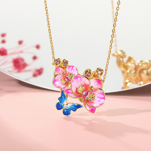 สร้อยคอเงินแท้ลายดอกกล้วยไม้ฟาแลนนอปซิสและผีเสื้อในสวนแสนโรแมนติก - Product Image 5