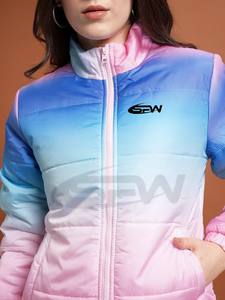 Veste d'hiver matelassée personnalisée, chaude, imperméable, à capuche, tendance, doublure en nylon et polyester respirant, pour femmes - Product Image 4