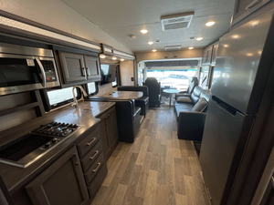 Used 2022 T-h-o-r O-u-t-l-a-w 38KB <b>Trailer</b> - Product Image 3