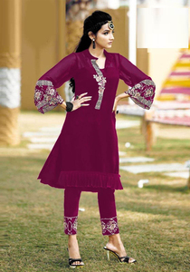 Costume de créateur pakistanais avec georgette lourde et bas en coton extensible doté d'un duppata en soie à vendre en ligne - Product Image 2