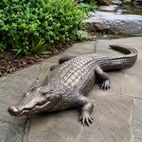 Sculpture de crocodile antique en bronze pour jardin extérieur, statue réaliste en métal pour la décoration de paysages et de centres de villégiature