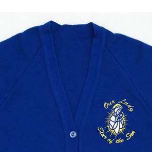 Pulls en maille de polyester à col en V, polyvalents et personnalisables, avec poches, sans capuche, logo de sororité, cardigan - Product Image 2