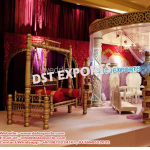 Décoration de mandap exquise avec des colonnes en cristal, mandaps ronds de rêve pour mariage, magnifique mandap de mariage en cristal, Pays-Bas 
 - Product Image 1