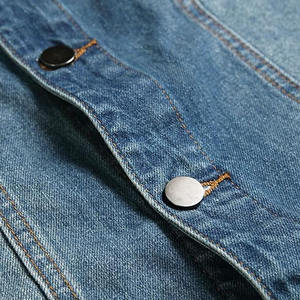 แจ็คเก็ตยีนส์ผู้ชายคุณภาพสูงสำหรับฤดูหนาว สีพื้นเรียบ ปักโลโก้ด้านหน้า สวมใส่สบาย ดีไซน์ทันสมัย สไตล์ลำลอง แฟชั่นมาแรง - Product Image 5