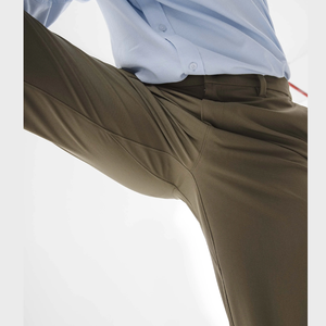 Pantalon de style sportif pour hommes OEM avec fermeture à glissière et pantalon à bandes multi-poches - Product Image 3