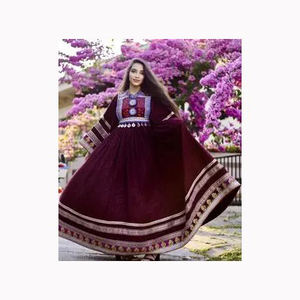 Ropa de mujer Diseño informal liso Pakistani Ladies Manga larga Multi Color Kurti con pantalones y Dupatta de India 2024 - Product Image 3