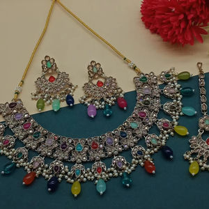 Nuevo diseño chapado en oro tradicional gota perla y Kundan tachonado pendiente Mangtika gargantilla collar conjunto y conjunto de joyería para mujer - Product Image 1