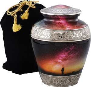 Accesorios funerarios de urnas de cremación de aluminio de estilo americano de Venta caliente para adultos hechos a mano en la India - Product Image 1