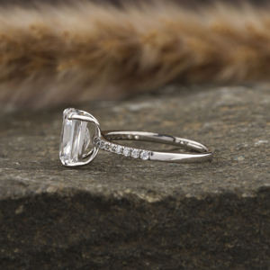 Anillo de compromiso de diamante de corte radiante cultivado en laboratorio, certificado IGI de oro sólido de 10K, anillo de diamante con ajuste de pavé lujoso, regalo para mujer - Product Image 2