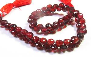 Perles de grenat rouge naturel du Mozambique, forme oignon, 6 mm, 9 pouces, pierres précieuses africaines en grenat, facettées, en forme de briolette, pour la fabrication de bijoux - Product Image 4