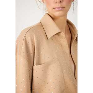 Camisa Casual Brillante con Logotipo en la Parte Delantera - Product Image 4